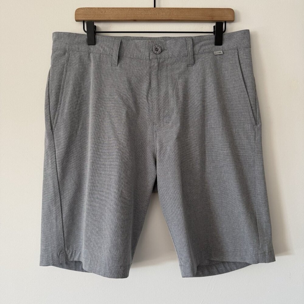 Travis Mathew Performance Golf Shorts Mens‎ Sz 34 Gray Lightweight Casual Preppy